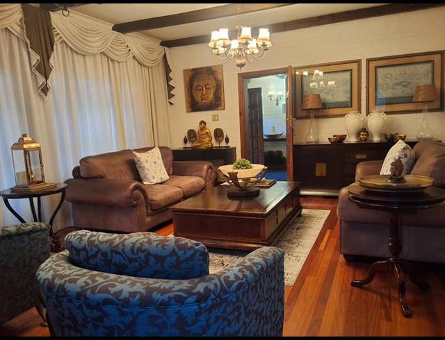 4 BEDROOM HOUSE FOR SALE IN COWIES HILL PARK